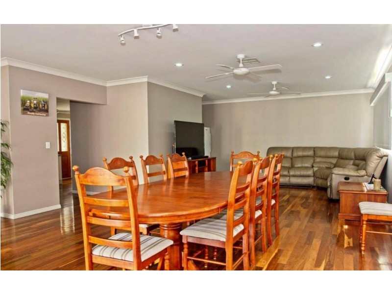 1/8 Elfin Court, Moore Park Beach QLD 4670