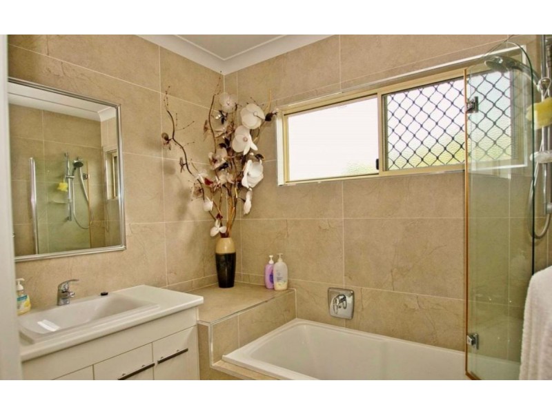 1/8 Elfin Court, Moore Park Beach QLD 4670