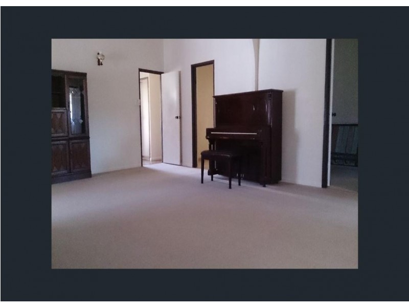 46 Hall Street, Mount Morgan QLD 4714