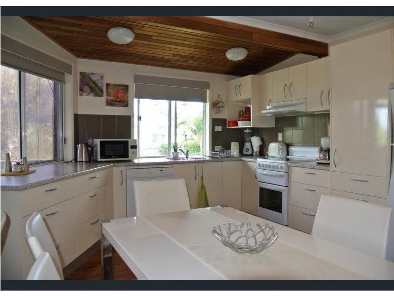 1 Vanguard Court, Cooloola Cove QLD 4580