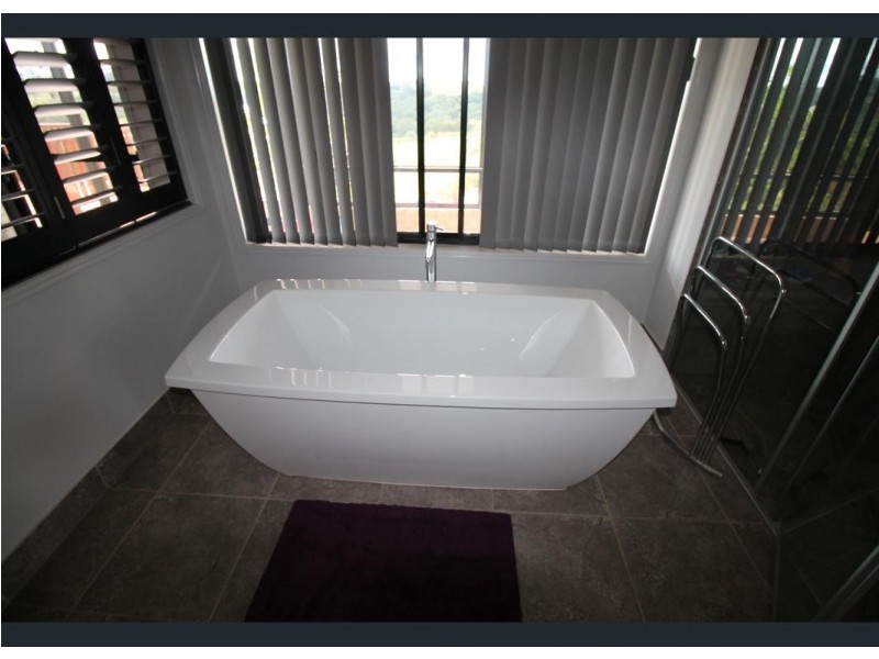 110 Old Creek Road, Childers QLD 4660