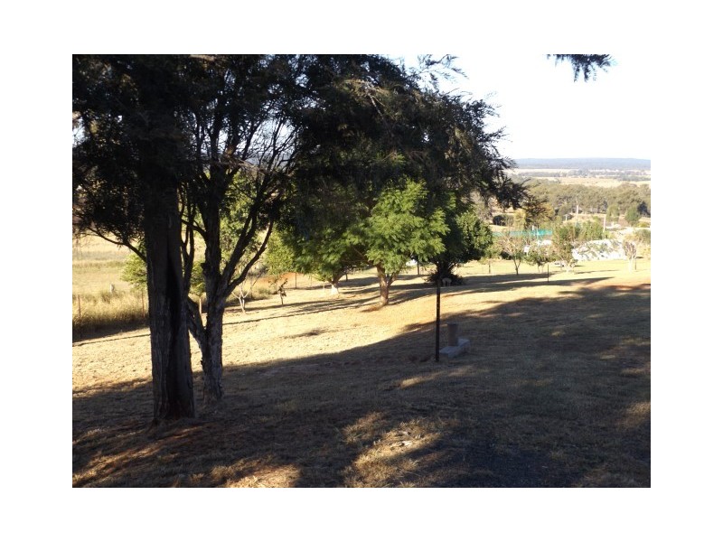 4 Meek Street, Tingoora QLD 4608