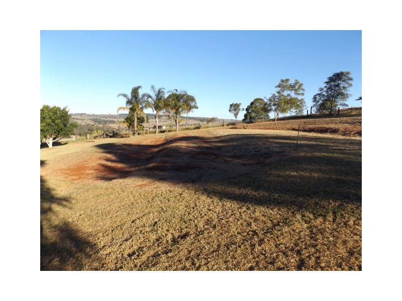 4 Meek Street, Tingoora QLD 4608