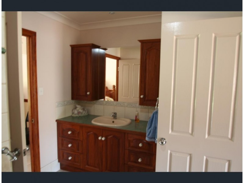 7 Mares Tail Lane, Springsure QLD 4722