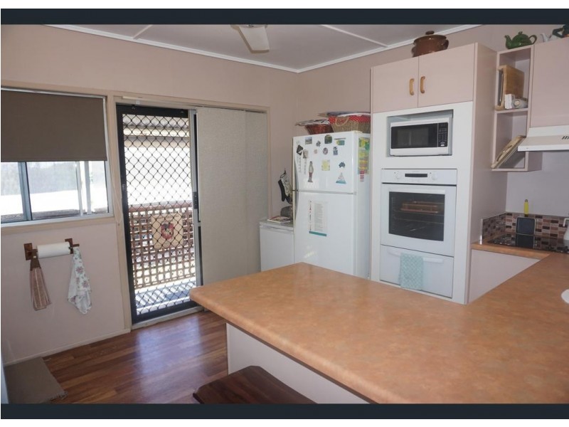6 Hay Street, Bowen QLD 4805