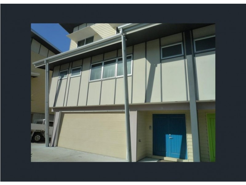 3/1 Hussar Court, Woodgate QLD 4660