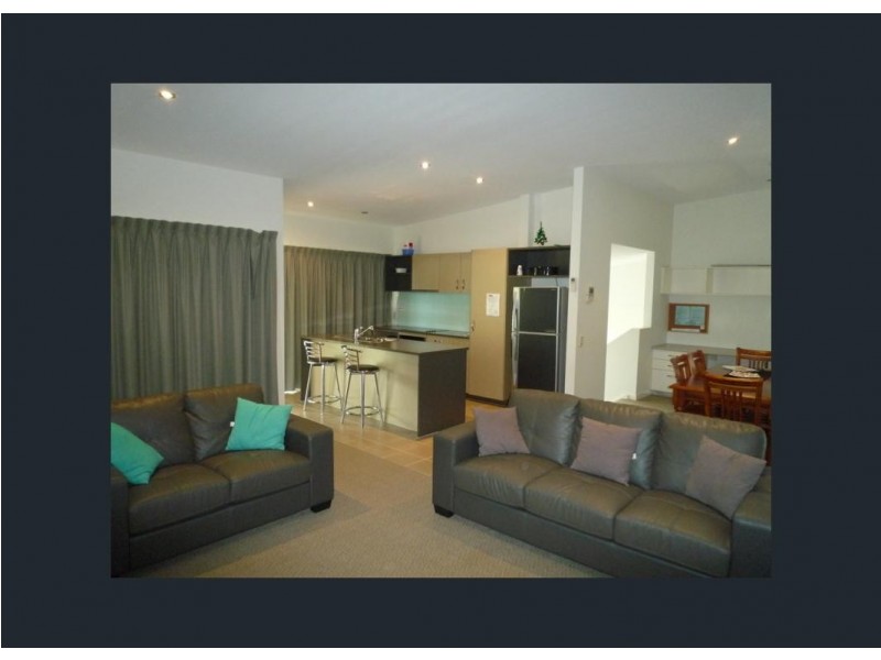 3/1 Hussar Court, Woodgate QLD 4660