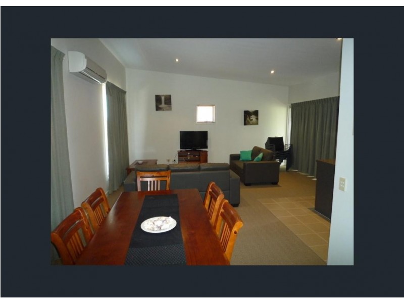 3/1 Hussar Court, Woodgate QLD 4660