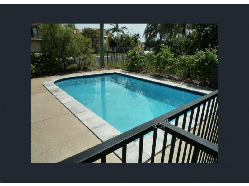 3/1 Hussar Court, Woodgate QLD 4660