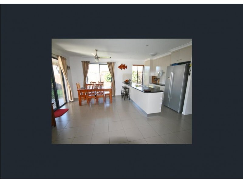 8 Whipbird Court, Woodgate QLD 4660