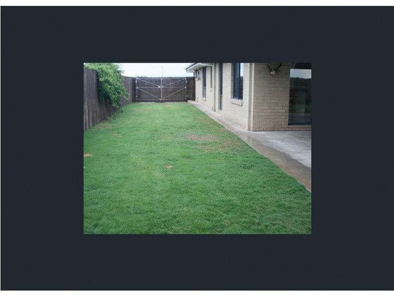 8 Whipbird Court, Woodgate QLD 4660