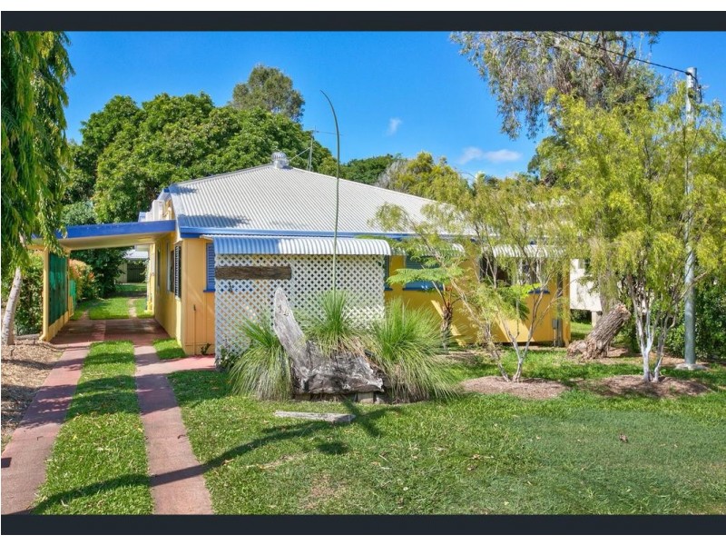 14 Downs Street, Mareeba QLD 4880