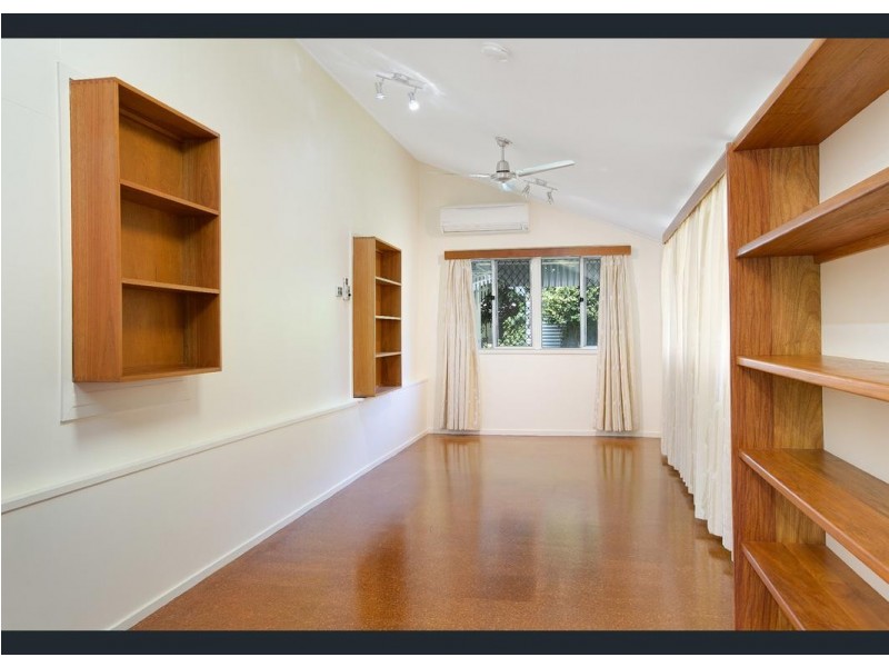 14 Downs Street, Mareeba QLD 4880