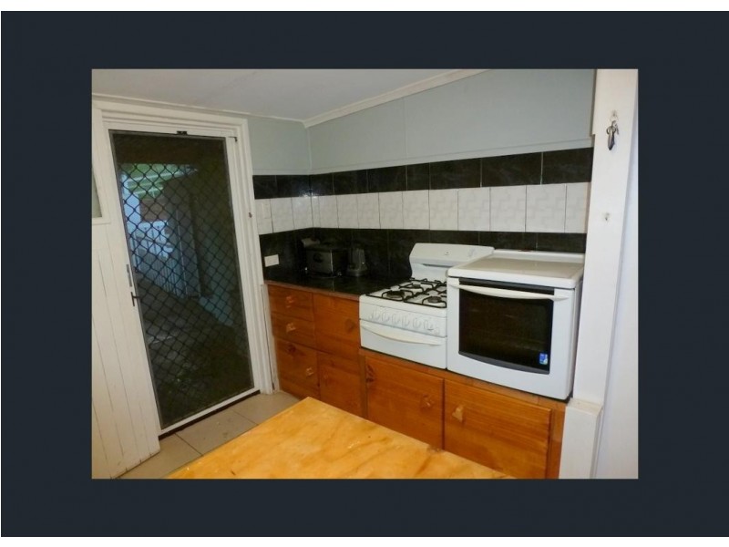 12 Central Street, Mount Morgan QLD 4714
