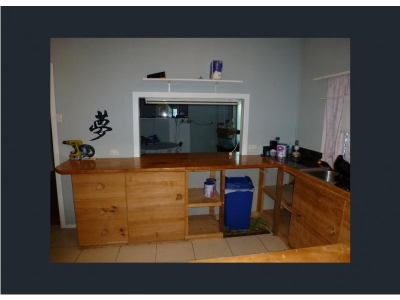 12 Central Street, Mount Morgan QLD 4714