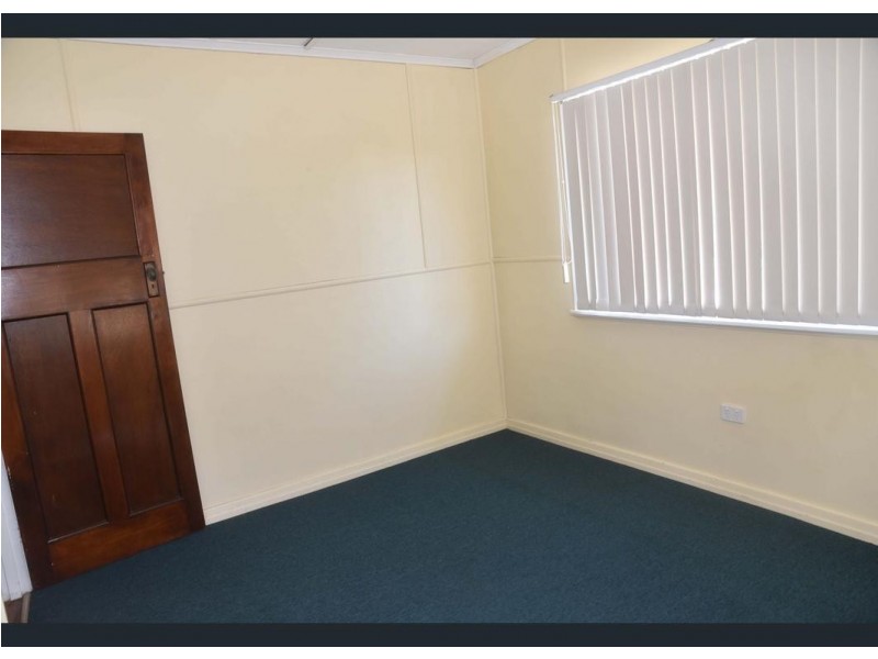 45 Downs Street, Roma QLD 4455