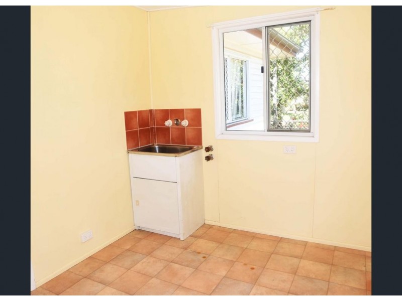 45 Downs Street, Roma QLD 4455