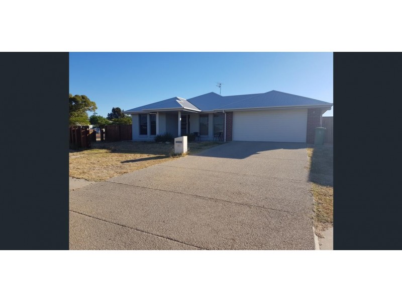 95 Currey Street, Roma QLD 4455