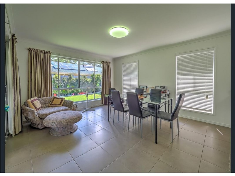 15 Daintree Drive, Urangan QLD 4655