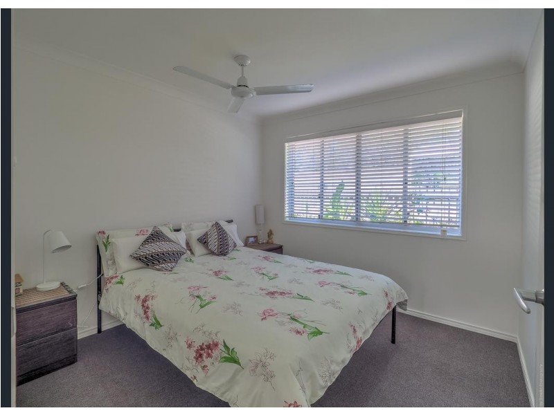 15 Daintree Drive, Urangan QLD 4655
