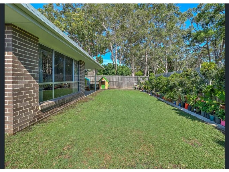 15 Daintree Drive, Urangan QLD 4655