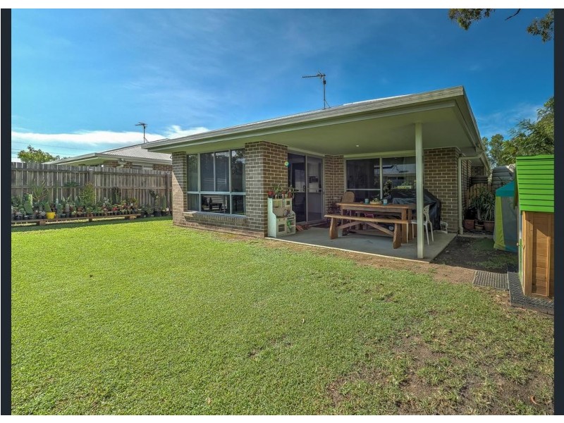 15 Daintree Drive, Urangan QLD 4655