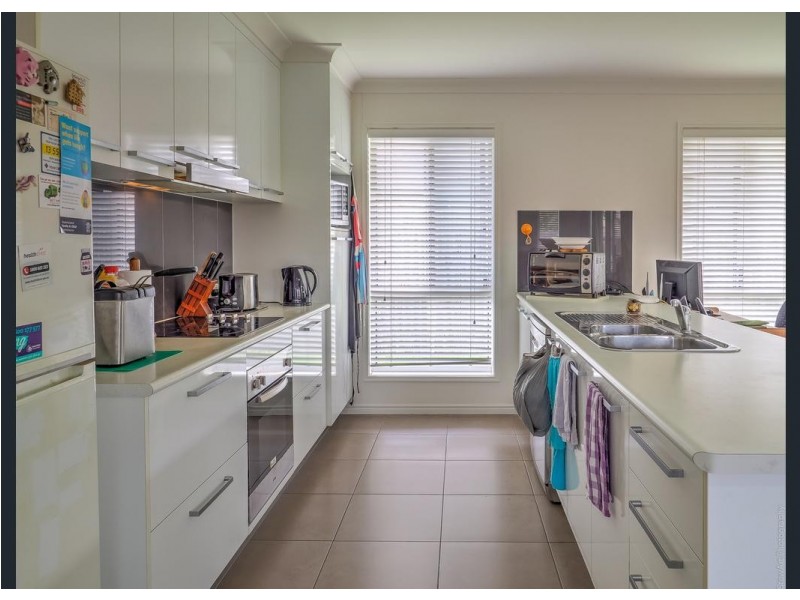 13 Daintree Drive, Urangan QLD 4655