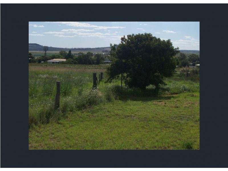 20 Hill Street, Nobby QLD 4360