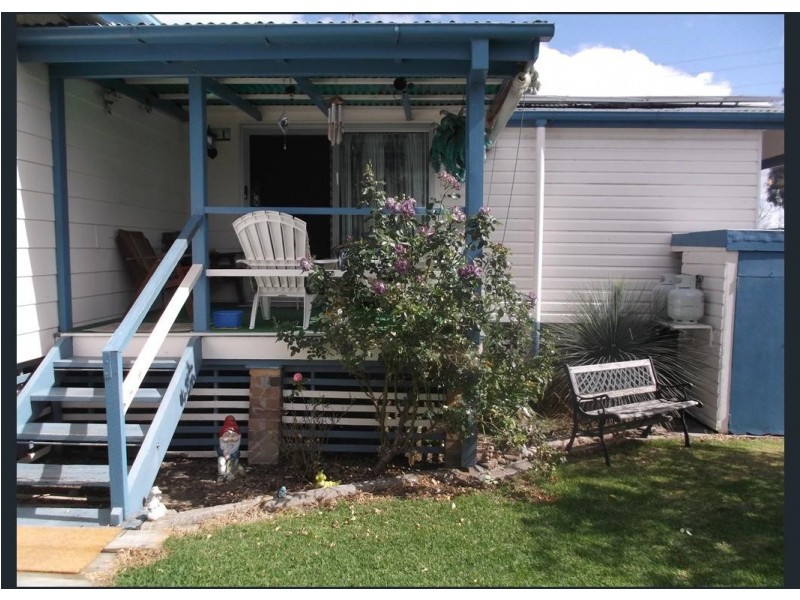 61 Woodlawn Street, Wallangarra QLD 4383