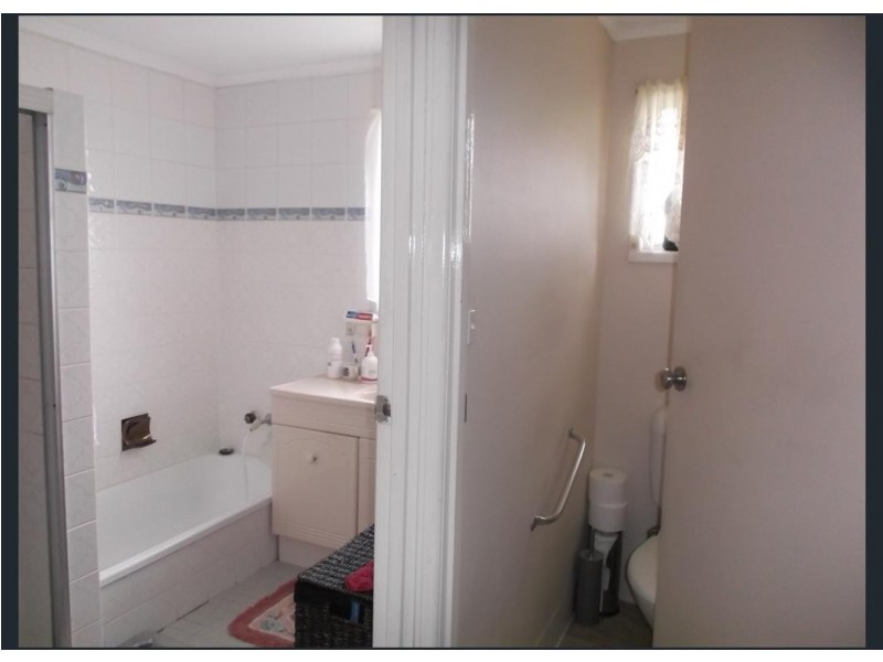 61 Woodlawn Street, Wallangarra QLD 4383