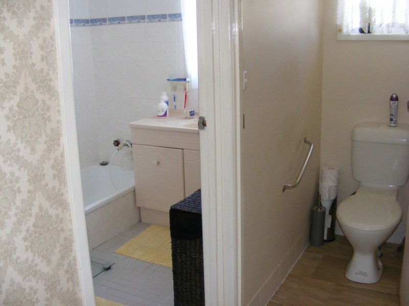 61 Woodlawn Street, Wallangarra QLD 4383