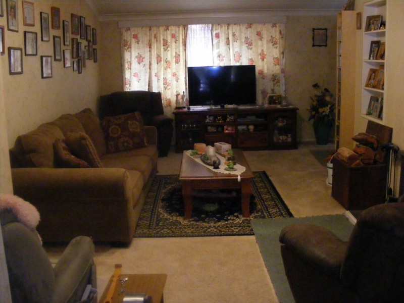 61 Woodlawn Street, Wallangarra QLD 4383