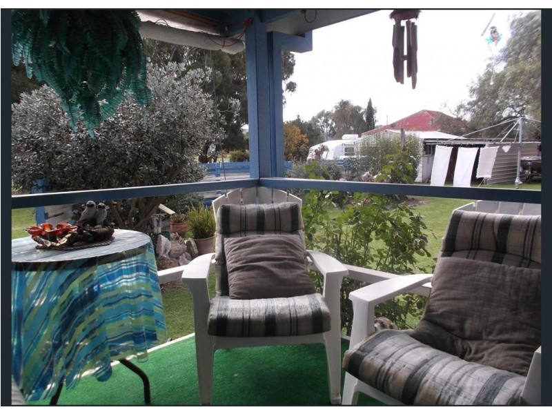 61 Woodlawn Street, Wallangarra QLD 4383