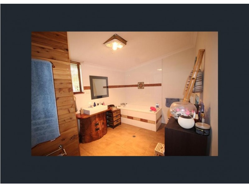 96 Browns Lane, Greenlands QLD 4380