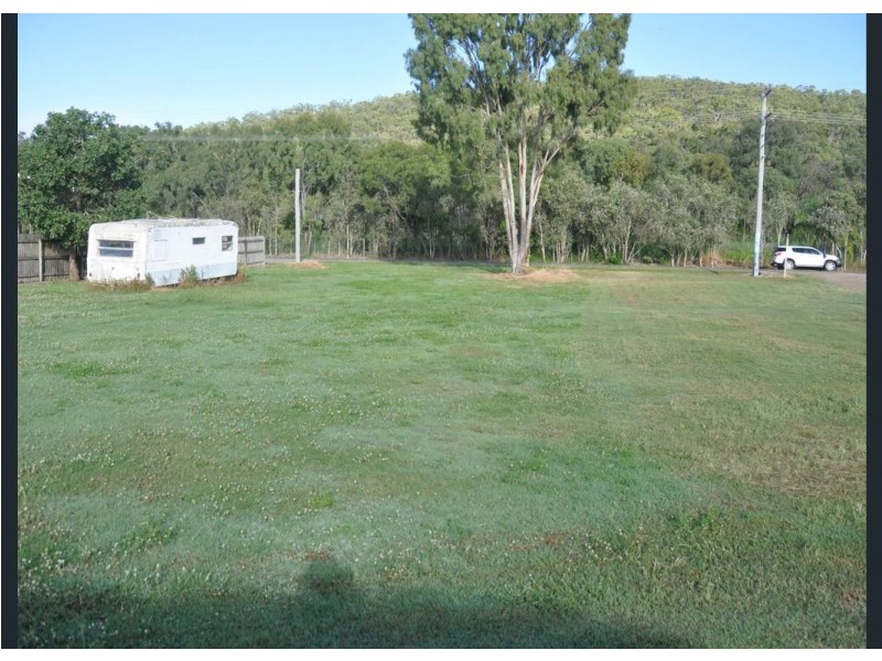 4 Flinders Lane, Clairview QLD 4741