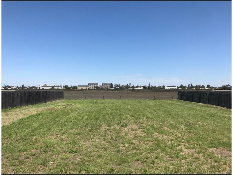 25 Diggers Drive, Dalby QLD 4405