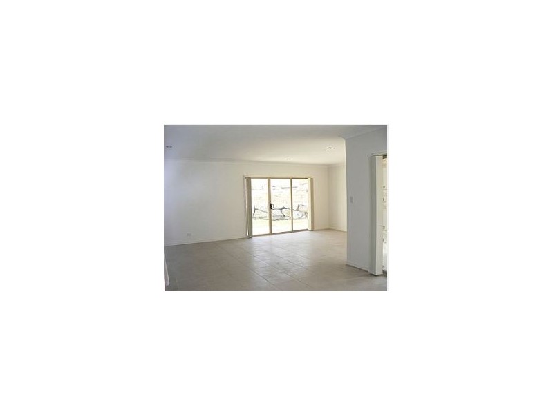 81 Woodlands Boulevard, Waterford QLD 4133