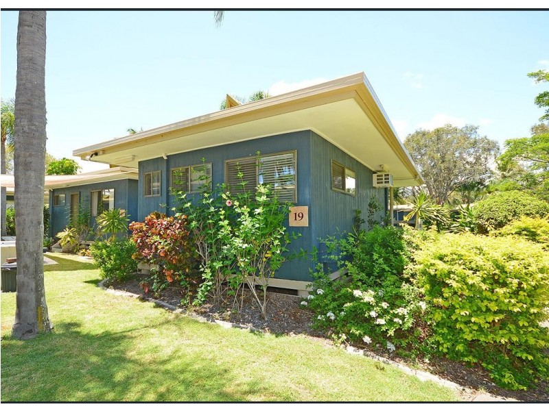 18/1 SHELL STREET, Urangan QLD 4655