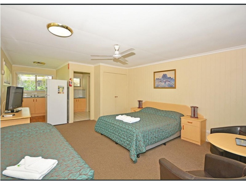 18/1 SHELL STREET, Urangan QLD 4655