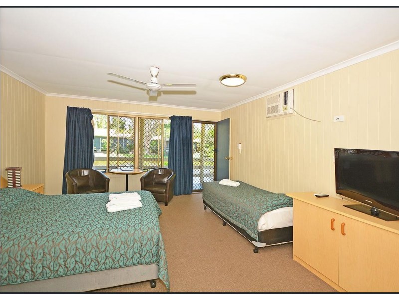 18/1 SHELL STREET, Urangan QLD 4655
