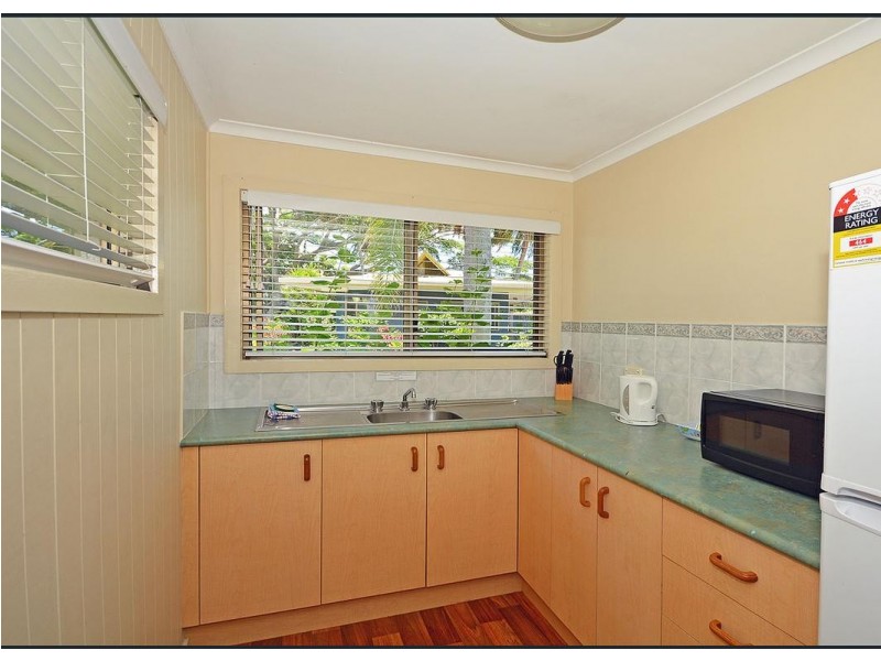 18/1 SHELL STREET, Urangan QLD 4655
