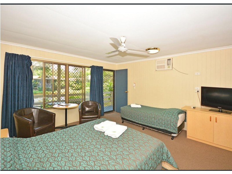 18/1 SHELL STREET, Urangan QLD 4655