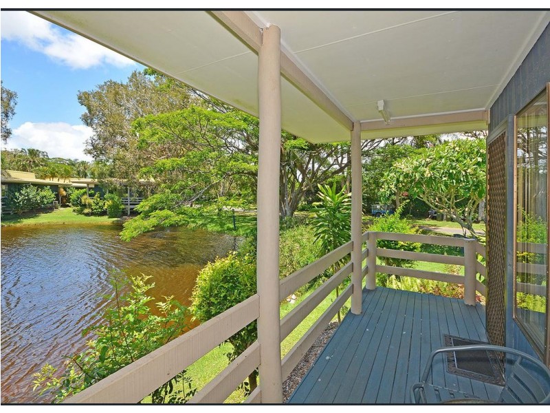 18/1 SHELL STREET, Urangan QLD 4655