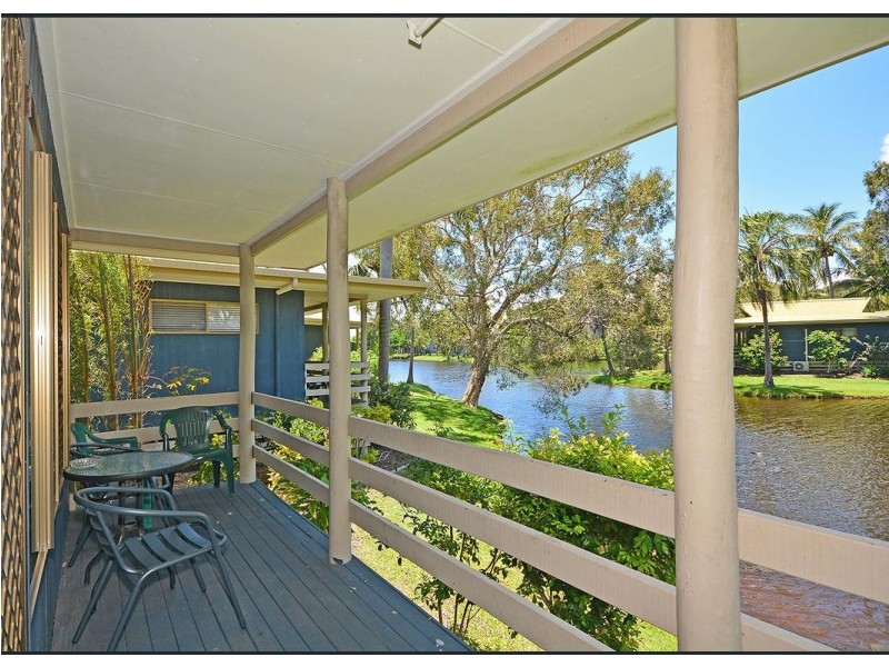 18/1 SHELL STREET, Urangan QLD 4655