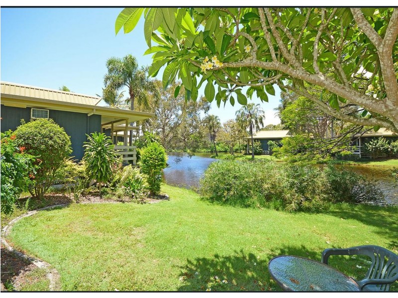 18/1 SHELL STREET, Urangan QLD 4655