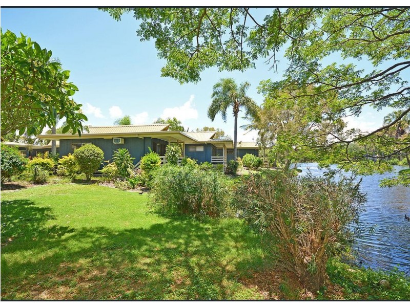 18/1 SHELL STREET, Urangan QLD 4655