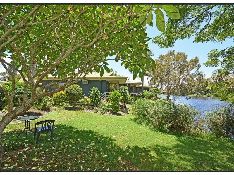 18/1 SHELL STREET, Urangan QLD 4655