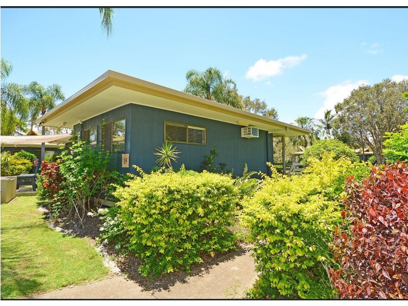 18/1 SHELL STREET, Urangan QLD 4655