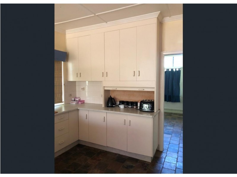 2 LAMAN STREET, Roma QLD 4455