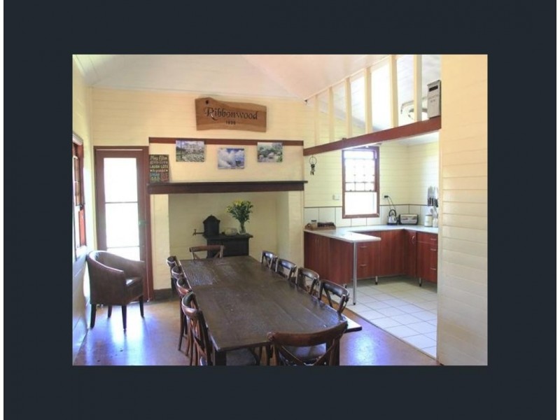 8 PHILLIP STREET, Emu Park QLD 4710